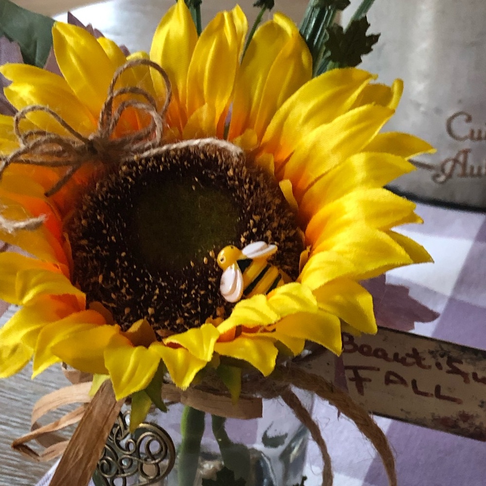 Fall tabletop decor - Picture 11 of 12